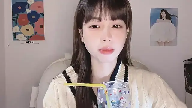 Snapshot of -Hottie chatting on 20, 11, 2025 -Hottie online show from 20, 11, 2025