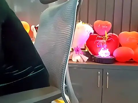 Snapshot of GoldnessAishu chatting on 3, 2, 2025 GoldnessAishu online show from 3, 2, 2025