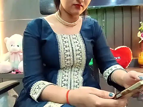 Snapshot of GoldnessAishu chatting on 19, 3, 2025 GoldnessAishu online show from 19, 3, 2025