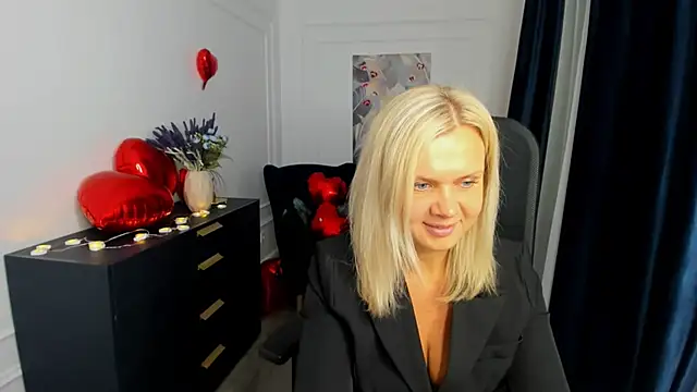 AgathaKlouin online show from 14, 2, 2026