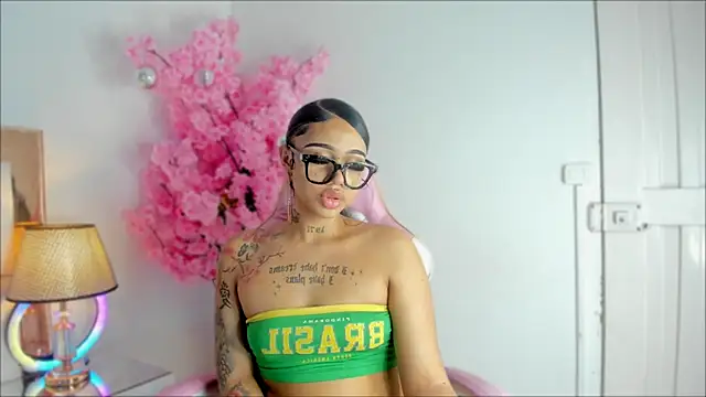 Mia Jansen online show from 4, 12, 2024