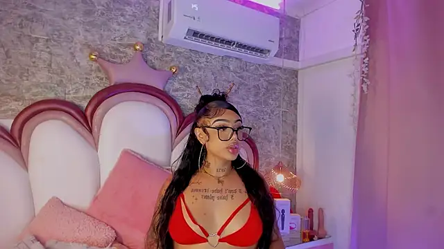 Snapshot of Mia_Jansen chatting on 4, 5, 2026 Mia Jansen online show from 4, 5, 2026
