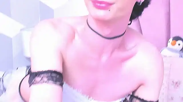 Snapshot of KylieMonnett chatting on 9, 5, 2026 KylieMonnett online show from 9, 5, 2026