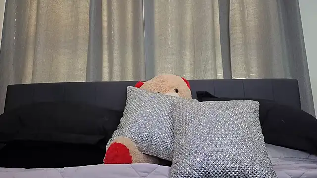 Snapshot of longislandprincess chatting on 26, 5, 2026 longislandprincess online show from 26, 5, 2026