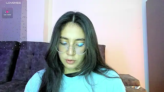 Snapshot of emmadiaz1 chatting on 5, 12, 2024 emmadiaz1 online show from 5, 12, 2024