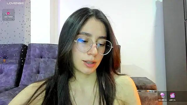 Snapshot of emmadiaz1 chatting on 13, 12, 2024 emmadiaz1 online show from 13, 12, 2024