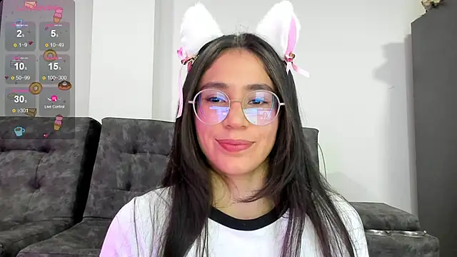 Snapshot of emmadiaz1 chatting on 3, 1, 2025 emmadiaz1 online show from 3, 1, 2025