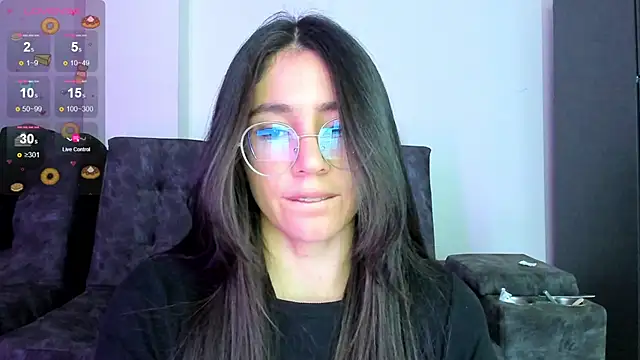 Snapshot of emmadiaz1 chatting on 7, 1, 2025 emmadiaz1 online show from 7, 1, 2025