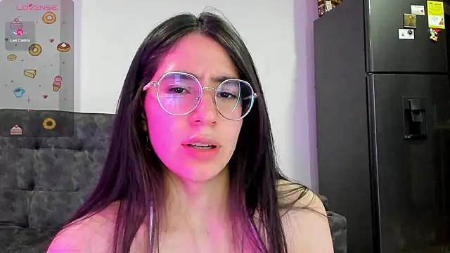 Snapshot of emmadiaz1 chatting on 16, 1, 2025 emmadiaz1 online show from 16, 1, 2025