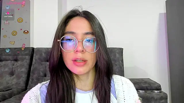 Snapshot of emmadiaz1 chatting on 16, 1, 2025 emmadiaz1 online show from 16, 1, 2025