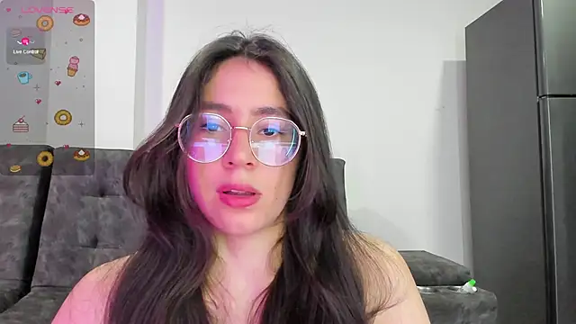 Snapshot of emmadiaz1 chatting on 21, 1, 2025 emmadiaz1 online show from 21, 1, 2025