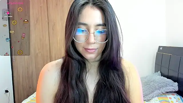 Snapshot of emmadiaz1 chatting on 21, 1, 2025 emmadiaz1 online show from 21, 1, 2025