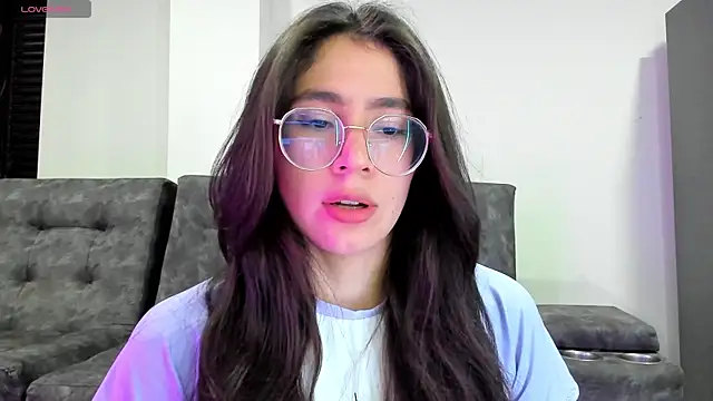 Snapshot of emmadiaz1 chatting on 31, 1, 2025 emmadiaz1 online show from 31, 1, 2025