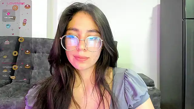 Snapshot of emmadiaz1 chatting on 25, 2, 2025 emmadiaz1 online show from 25, 2, 2025