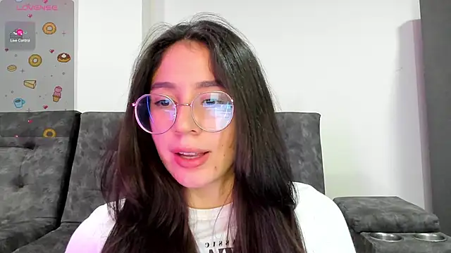 Snapshot of emmadiaz1 chatting on 22, 3, 2025 emmadiaz1 online show from 22, 3, 2025