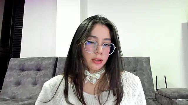 Snapshot of emmadiaz1 chatting on 13, 9, 2025 emmadiaz1 online show from 13, 9, 2025