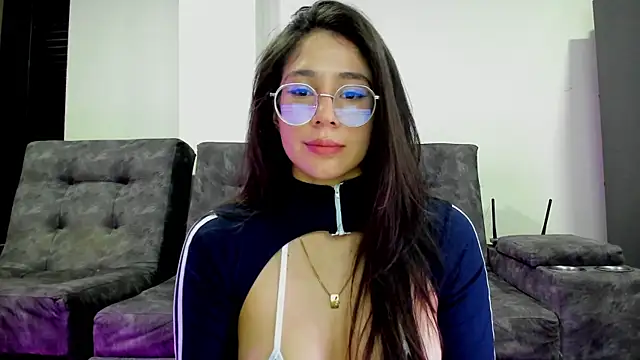 Snapshot of emmadiaz1 chatting on 28, 9, 2025 emmadiaz1 online show from 28, 9, 2025