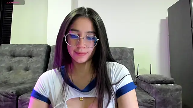 Snapshot of emmadiaz1 chatting on 4, 10, 2025 emmadiaz1 online show from 4, 10, 2025