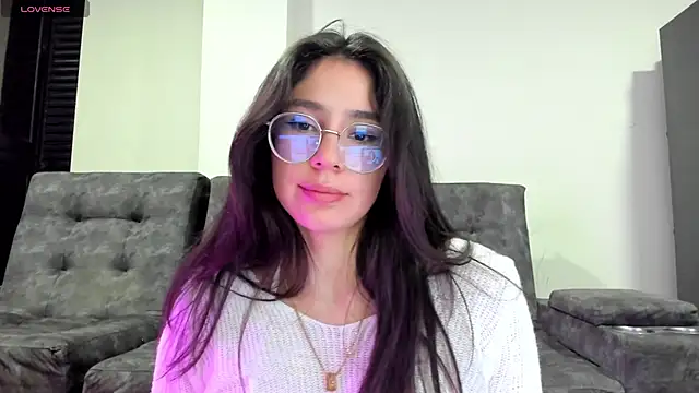 Snapshot of emmadiaz1 chatting on 6, 10, 2025 emmadiaz1 online show from 6, 10, 2025