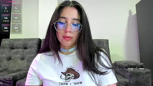 Snapshot of emmadiaz1 chatting on 10, 10, 2025 emmadiaz1 online show from 10, 10, 2025