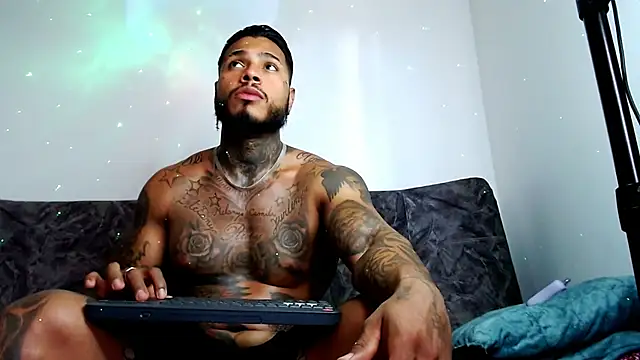 Snapshot of Exotic_tatto27121 chatting on 29, 12, 2024 Exotic tatto27121 online show from 29, 12, 2024