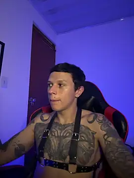 Snapshot of goodboy69l chatting on 4, 4, 2026 goodboy69l online show from 4, 4, 2026