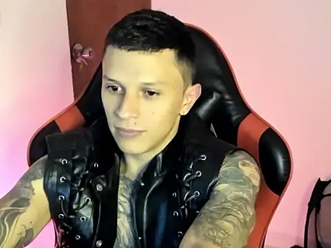 Snapshot of goodboy69l chatting on 15, 4, 2026 goodboy69l online show from 15, 4, 2026