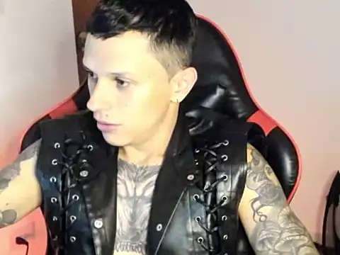 Snapshot of goodboy69l chatting on 17, 4, 2026 goodboy69l online show from 17, 4, 2026