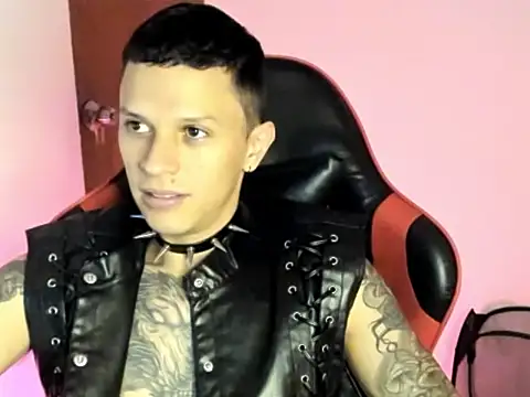 Snapshot of goodboy69l chatting on 19, 4, 2026 goodboy69l online show from 19, 4, 2026