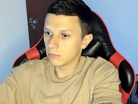 Snapshot of goodboy69l chatting on 9, 5, 2026 goodboy69l online show from 9, 5, 2026