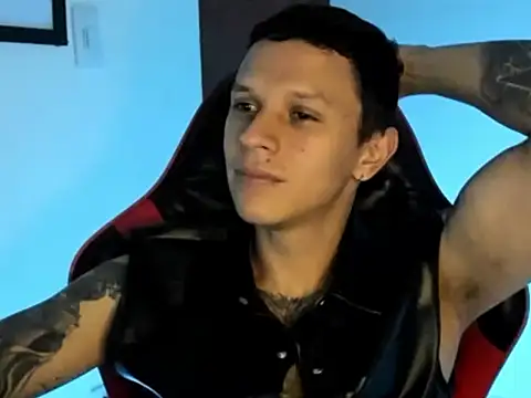Snapshot of goodboy69l chatting on 1, 7, 2026 goodboy69l online show from 1, 7, 2026