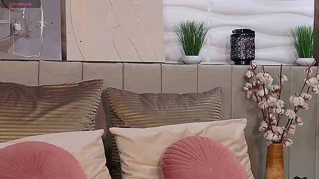 Snapshot of AvaLanne_ chatting on 10, 2, 2025 AvaLanne online show from 10, 2, 2025