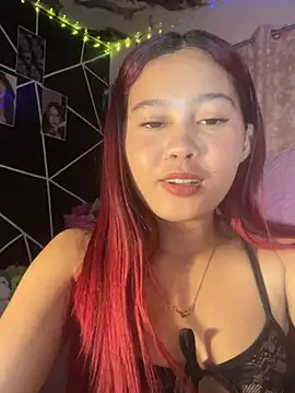 Snapshot of ursweet_babygirl chatting on 5, 7, 2026 ursweet babygirl online show from 5, 7, 2026