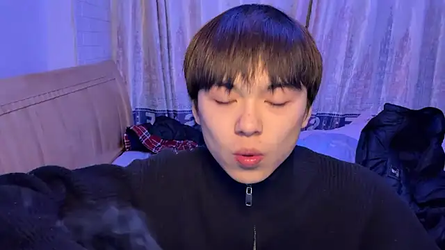 Snapshot of xiaottt1918 chatting on 15, 1, 2025 xiaottt1918 online show from 15, 1, 2025