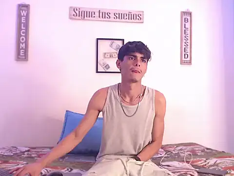 Snapshot of harrytomson_1 chatting on 19, 1, 2025 harrytomson 1 online show from 19, 1, 2025