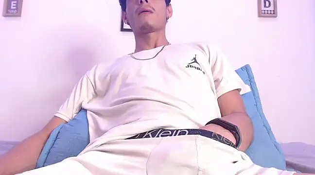 Snapshot of harrytomson_1 chatting on 23, 2, 2025 harrytomson 1 online show from 23, 2, 2025