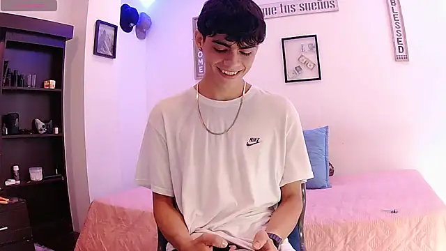 Snapshot of harrytomson_1 chatting on 9, 9, 2025 harrytomson 1 online show from 9, 9, 2025