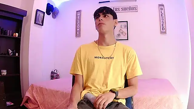 Snapshot of harrytomson_1 chatting on 18, 9, 2025 harrytomson 1 online show from 18, 9, 2025