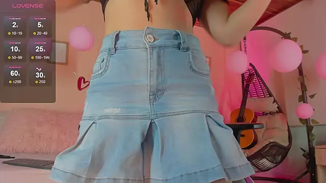 Snapshot of honey_fox1 chatting on 17, 2, 2025 honey fox1 online show from 17, 2, 2025