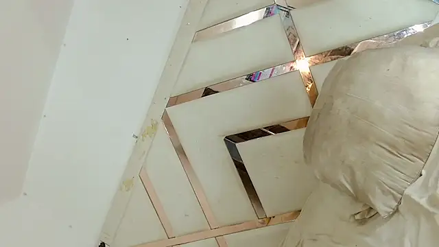 Snapshot of vahileht_smith chatting on 14, 2, 2025 vahileht smith online show from 14, 2, 2025