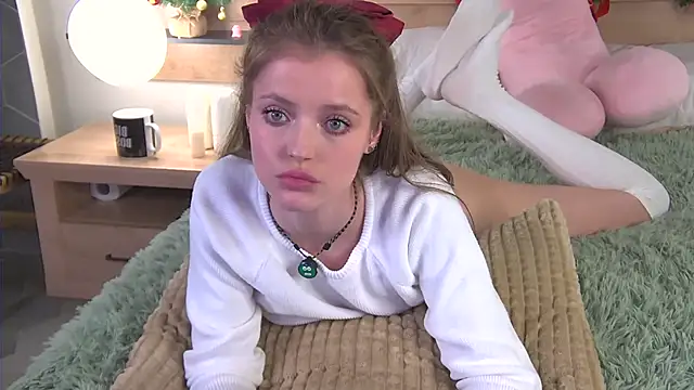 Snapshot of AshleyDouglas chatting on 21, 12, 2024 AshleyDouglas online show from 21, 12, 2024