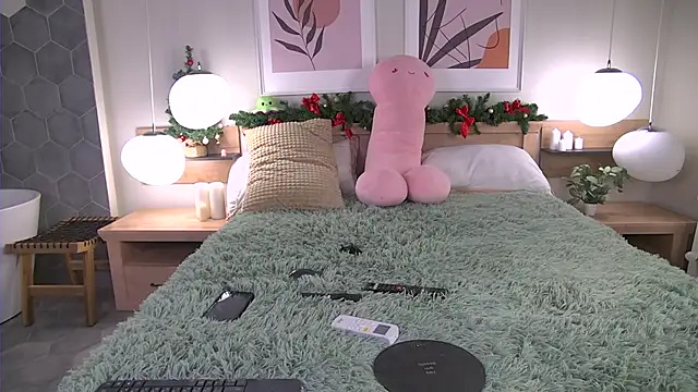 Snapshot of AshleyDouglas chatting on 25, 12, 2024 AshleyDouglas online show from 25, 12, 2024