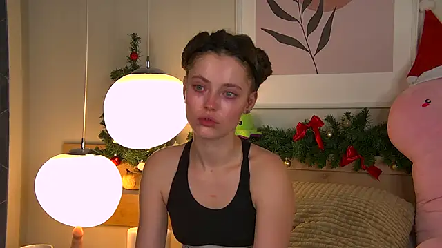 Snapshot of AshleyDouglas chatting on 30, 12, 2024 AshleyDouglas online show from 30, 12, 2024