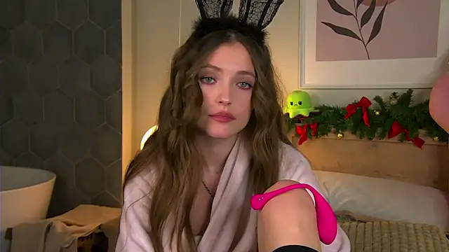 Snapshot of AshleyDouglas chatting on 30, 12, 2024 AshleyDouglas online show from 30, 12, 2024