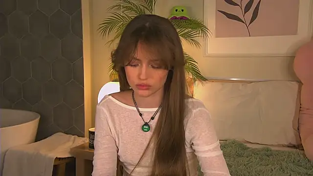 Snapshot of AshleyDouglas chatting on 8, 2, 2025 AshleyDouglas online show from 8, 2, 2025