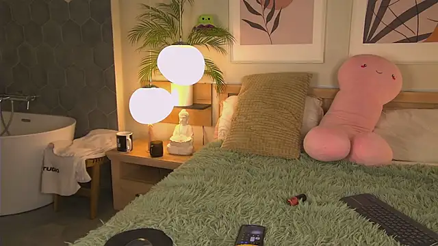 Snapshot of AshleyDouglas chatting on 10, 2, 2025 AshleyDouglas online show from 10, 2, 2025