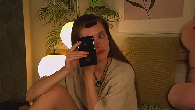 Snapshot of AshleyDouglas chatting on 28, 2, 2025 AshleyDouglas online show from 28, 2, 2025