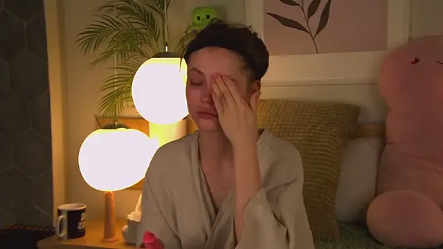 Snapshot of AshleyDouglas chatting on 1, 3, 2025 AshleyDouglas online show from 1, 3, 2025