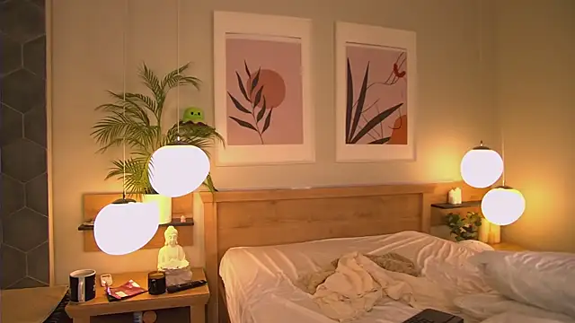 Snapshot of AshleyDouglas chatting on 7, 3, 2025 AshleyDouglas online show from 7, 3, 2025