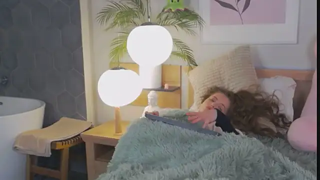 Snapshot of AshleyDouglas chatting on 7, 3, 2025 AshleyDouglas online show from 7, 3, 2025